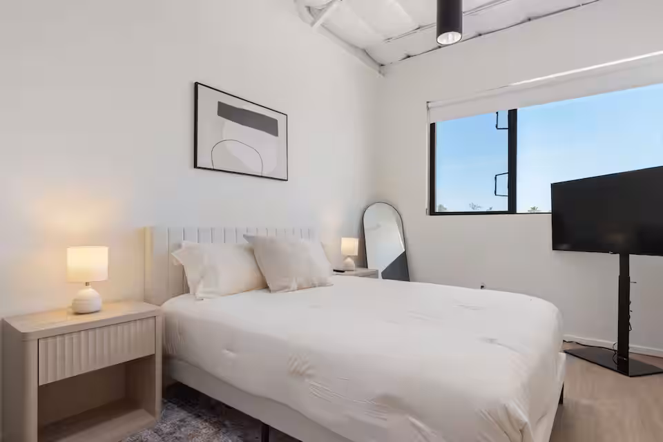Sunlit Modern Studio — Modern Studio near UofA & Downtown, Central Tucson. Short-term rental managed by CFG Reserve.